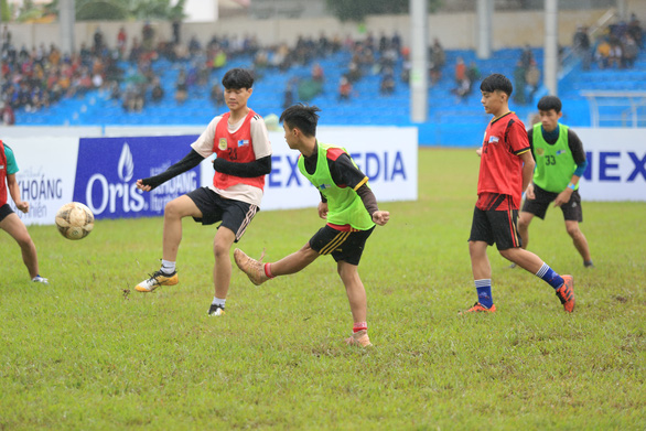 Sôi động chương trình tuyển chọn tài năng trẻ của Hòa Bình FC - Ảnh 1.