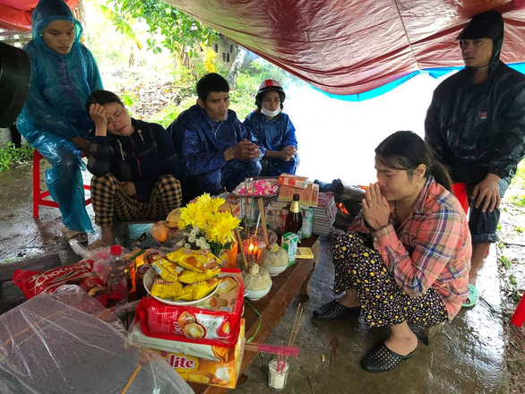 Tìm thấy thi thể 2 vợ chồng mất tích trên sông Bồ, Huế có 3 người thiệt mạng do mưa lũ - Ảnh 1.