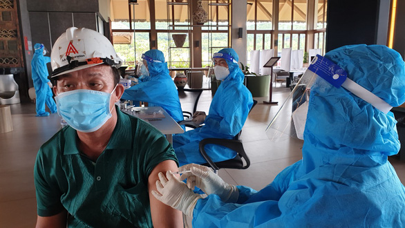 Phú Quốc triển khai tiêm vắc xin COVID-19 cho toàn dân trên đảo - Ảnh 1.