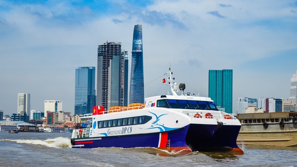 Tour đường thủy thương mại đầu tiên phục hồi du lịch TP.HCM - Ảnh 1. Tour đường thủy thương mại đầu tiên phục hồi du lịch TP.HCM - Ảnh 1.