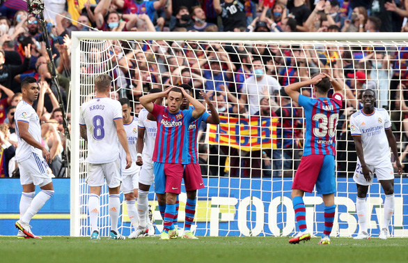 Aguero ghi bàn nhưng Barca vẫn trắng tay trước Real Madrid - Ảnh 2.