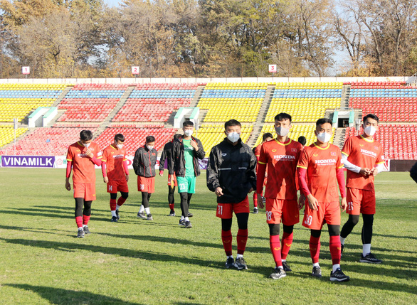U23 Việt Nam tham quan sân thi đấu ở vòng loại U23 châu Á 2022 - Ảnh 1.