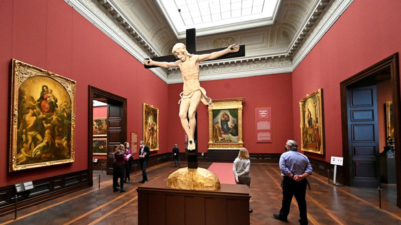 Bảo tàng Đức gây phẫn nộ vì đổi tên hơn 143 tác phẩm nghệ thuật cổ điển - Ảnh 1.