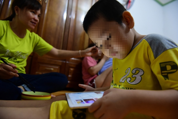 Trẻ xem TikTok: Rằng vui thì thật là vui... - Ảnh 1. Trẻ xem TikTok: Rằng vui thì thật là vui... - Ảnh 1.