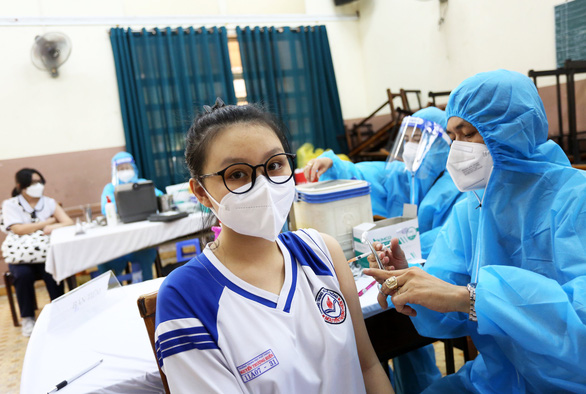 Tin COVID-19 ngày 25-11: TP Thái Nguyên dừng đến trường, Đắk Lắk đẩy nhanh việc tiêm vắc xin - Ảnh 1.