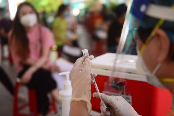 Bình Thuận lên kế hoạch tiêm vắc xin phòng COVID-19 cho trẻ từ 12 đến 17 tuổi - Ảnh 1.
