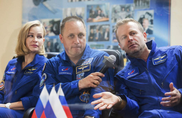 Nga trở thành nước đầu tiên trên thế giới làm phim trên vũ trụ - Ảnh 1.