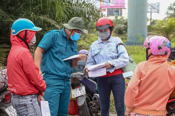 Thành ủy Cần Thơ chỉ đạo đón tiếp chu đáo dân về từ vùng dịch - Ảnh 1.