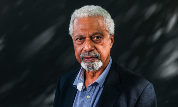 Tác giả Nobel văn chương 2021 Abdulrazak Gurnah: ‘Nhà văn châu Phi vĩ đại nhất còn sống’ - Ảnh 1.