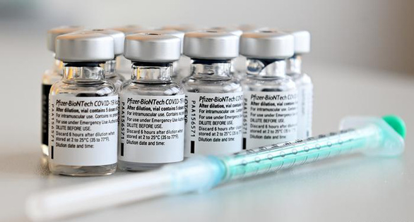 Thêm 603.380 liều vắc xin Mỹ tặng về tới TP.HCM - Ảnh 1.
