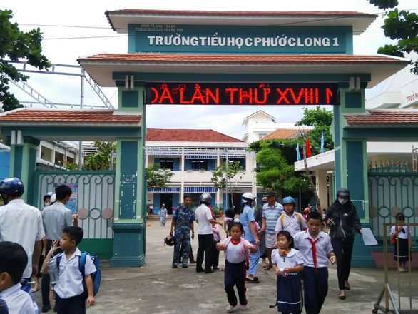 Sáng mai 2-11, học sinh tiểu học Nha Trang và Ninh Hòa đi học tập trung lại, trừ 5 trường - Ảnh 1.