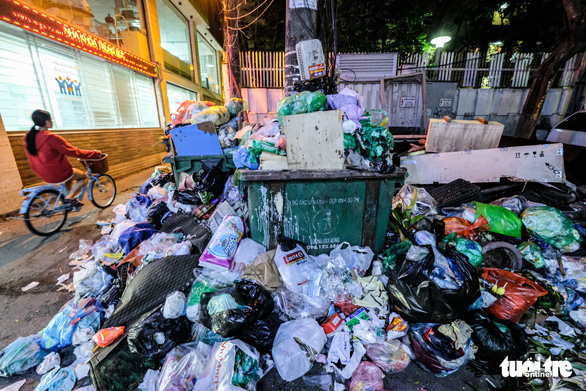 Hà Nội: bãi rác Nam Sơn tạm ngừng tiếp nhận rác vì lo ngại sự cố chất thải - Ảnh 1.