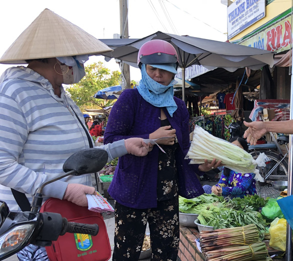 Bạc Liêu: Không được bán vé số dạo, chỉ bán tại bàn - Ảnh 1.