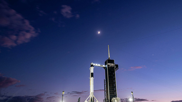 NASA và SpaceX đưa 4 phi hành gia lên Trạm Vũ trụ quốc tế - Ảnh 1.