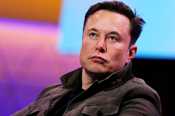 Tỉ phú Elon Musk bán 1,1 tỉ USD cổ phiếu để nộp thuế - Ảnh 1.
