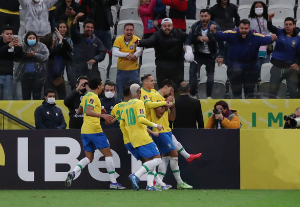 Brazil giành vé đầu tiên đến Qatar tham dự vòng chung kết World Cup 2022 - Ảnh 1.