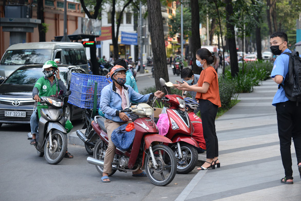 Sức mua tăng mạnh trong lễ hội mua sắm - Ảnh 1.