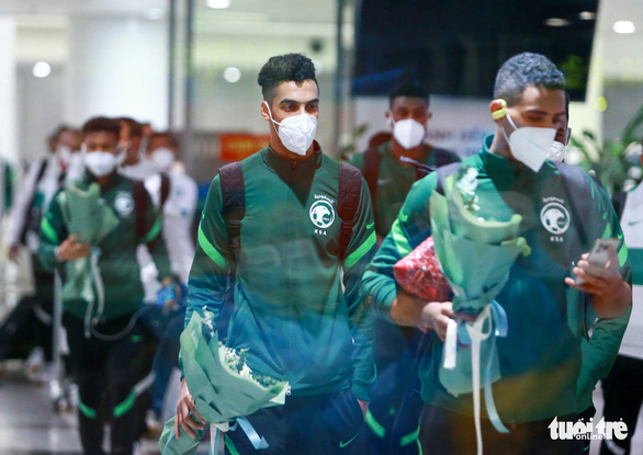 Đội tuyển Ả Rập Xê Út có mặt tại Việt Nam, mang theo hơn 10 tấn hành lý - Ảnh 2.
