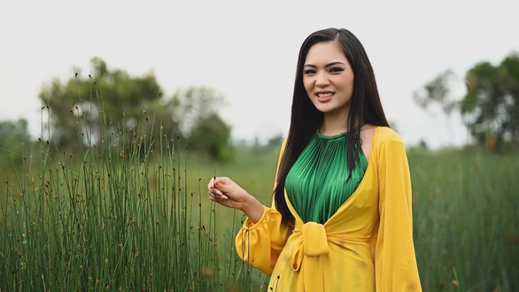 Rạp phim TP.HCM mở lại từ ngày 19-11, Vân Anh mang dự án ống hút sậy đến Miss Earth 2021 - Ảnh 6.