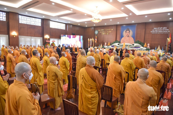 Lễ kỳ siêu tri ân lực lượng tuyến đầu, tưởng niệm đồng bào tử nạn trong dịch COVID-19 - Ảnh 1.