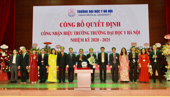 GS.TS Nguyễn Hữu Tú làm hiệu trưởng Trường ĐH Y Hà Nội - Ảnh 1.
