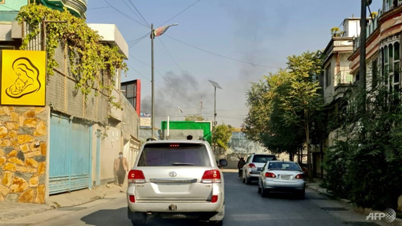 Nổ lớn ở bệnh viện quân y Afghanistan, rung chuyển Kabul, ít nhất 15 người chết - Ảnh 1.