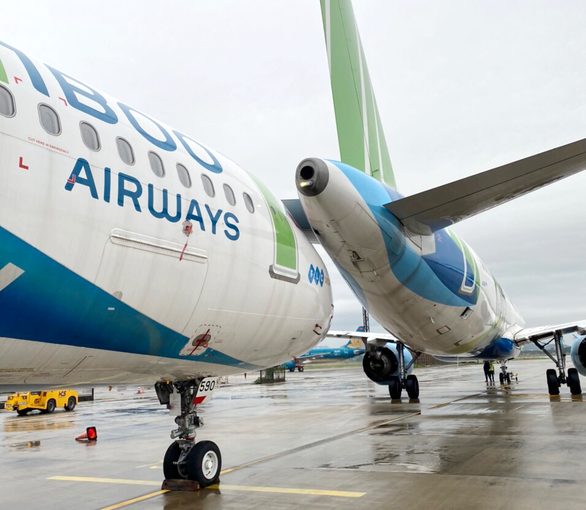 Hai máy bay Airbus A321 va nhau tại sân bay Nội Bài - Ảnh 1.