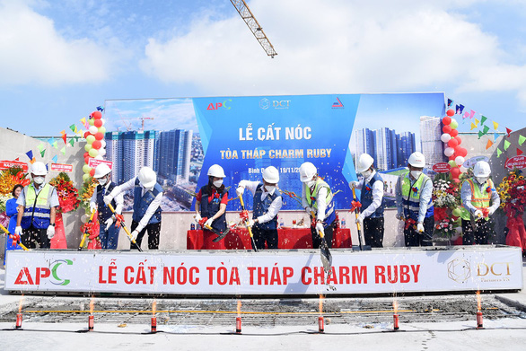 DCT Partners tổ chức lễ cất nóc tháp Charm Ruby thuộc khu phức hợp Charm City Bình Dương - Ảnh 1.