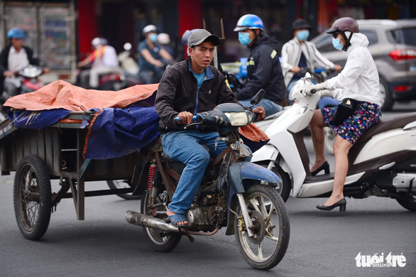 TP.HCM: Vẫn cho xe thô sơ ba, bốn bánh hoạt động - Ảnh 1.