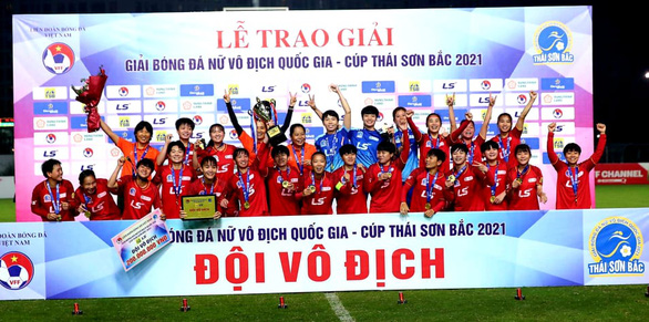 Đánh bại Hà Nội Watabe, CLB TP.HCM vô địch giải bóng đá nữ quốc gia 2021 - Ảnh 1.