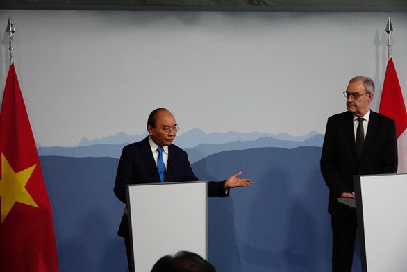 Chủ tịch nước Nguyễn Xuân Phúc hội đàm với Tổng thống Thụy Sĩ - Ảnh 1.