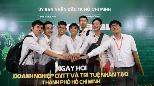 Hiến kế giải pháp công nghệ phát triển TP.HCM: Tạo môi trường sáng tạo cho sinh viên - Ảnh 1.