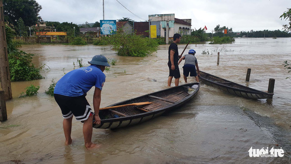 Phú Yên mưa suốt 3 ngày, sẵn sàng sơ tán cả ngàn dân - Ảnh 7.