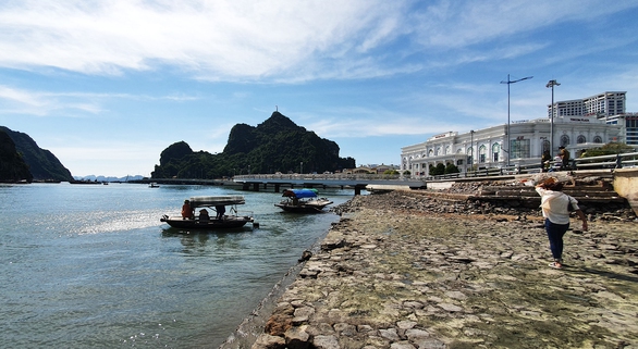 Quảng Ninh sẵn sàng triển khai thí điểm đón khách quốc tế - Ảnh 1. Quảng Ninh sẵn sàng triển khai thí điểm đón khách quốc tế - Ảnh 1.