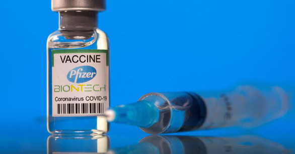 Thêm 1,2 triệu liều vắc xin Pfizer do Mỹ tặng về đến TP.HCM - Ảnh 1.
