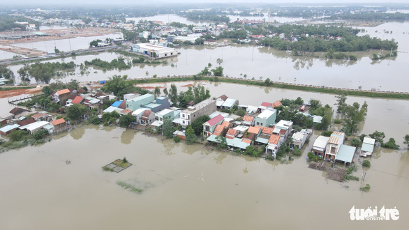 Thừa Thiên Huế đến Khánh Hòa mưa lớn đến cuối tuần, có nơi mưa trên 800mm - Ảnh 1.