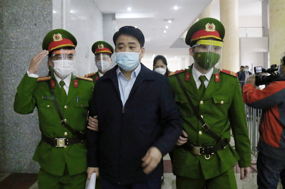 Cựu chủ tịch Hà Nội Nguyễn Đức Chung bị đề nghị 10-12 năm tù - Ảnh 1.