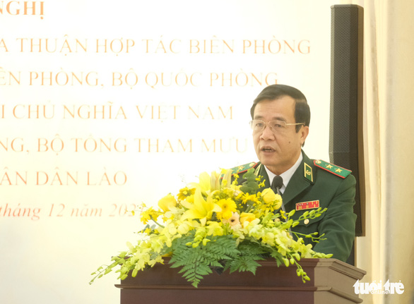 Lãnh đạo cấp cao quân đội Việt - Lào gặp nhau tại cửa khẩu Lao Bảo, nhấn mạnh hợp tác chống tội phạm - Ảnh 4.