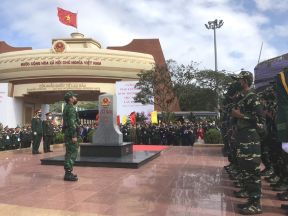 Giao lưu hữu nghị quốc phòng biên giới Việt Nam - Lào lần thứ nhất - Ảnh 2.