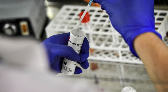 Triệt phá đường dây bán... virus SARS-CoV-2 cho người muốn tự lây nhiễm - Ảnh 1. Triệt phá đường dây bán... virus SARS-CoV-2 cho người muốn tự lây nhiễm - Ảnh 1.