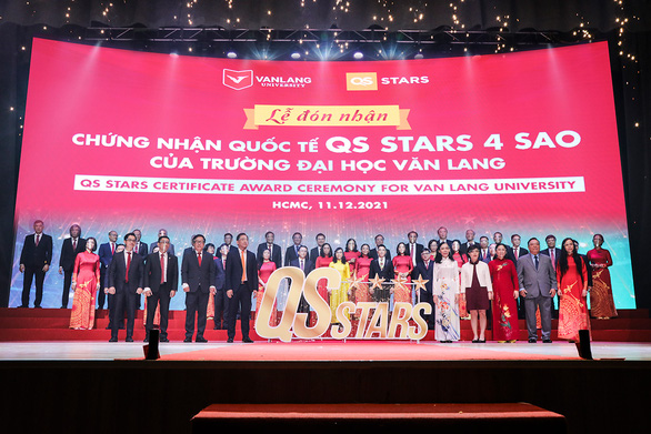Đại học Văn Lang đạt chứng nhận QS Stars 4 sao ngay lần đầu kiểm định - Ảnh 1.