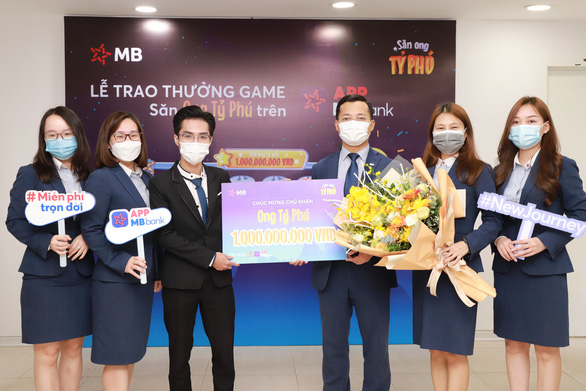 ‘Săn Ong Tỷ Phú trên app MBBank, khách hàng trúng 1 tỉ đồng - Ảnh 1.