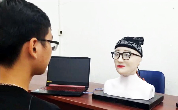 Ứng dụng giải phẫu học, sinh viên sáng tạo robot chuyển động như người thật - Ảnh 1.