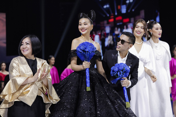 ​Thanh Hằng, Khánh Vân, Phương Khánh, Minh Tú diễn mở màn Tuần lễ thời trang quốc  tế Việt Nam 2021 - Ảnh 7.