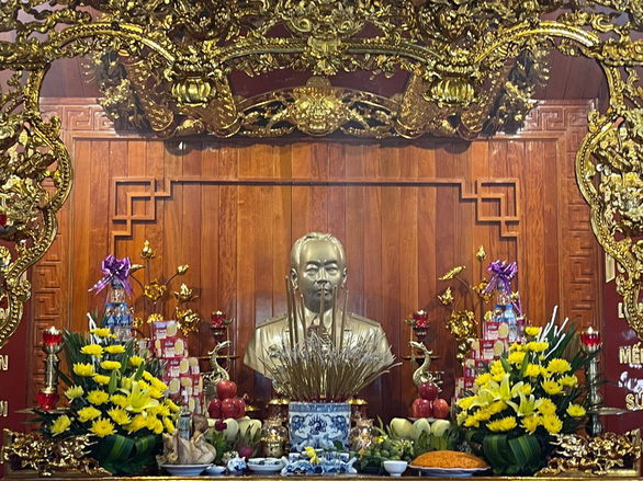 An vị tượng thờ Đại tướng Võ Nguyên Giáp tại Sở chỉ huy chiến dịch Điện Biên Phủ - Ảnh 1.