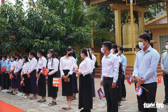 Chủ tịch nước Nguyễn Xuân Phúc: Sẽ có giải pháp nâng cao địa vị pháp lý người Việt tại Campuchia - Ảnh 3.