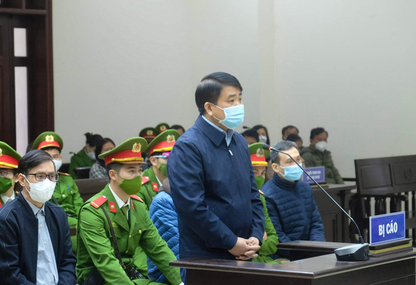 Luật sư của ông Nguyễn Đức Chung xin được mang vật chứng quan trọng vào tòa - Ảnh 1.