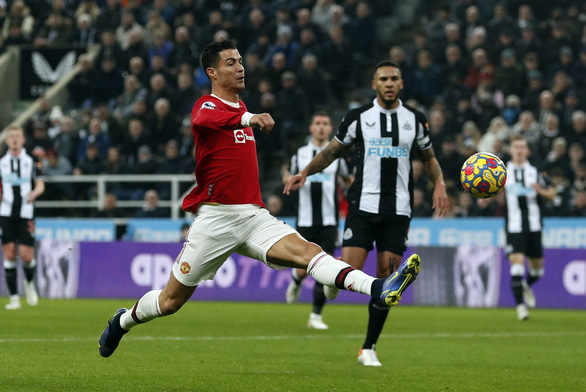 Ronaldo mờ nhạt, Man Utd chật vật cầm hòa Newcastle - Ảnh 2.
