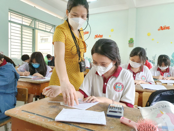 TP.HCM đề xuất trở lại trường ngày 3-1: Học sinh háo hức, phụ huynh lo - Ảnh 1.