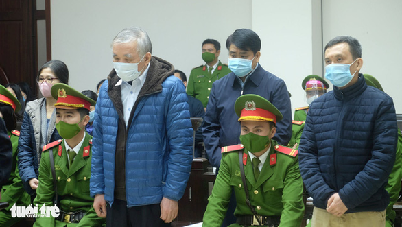 Ông Nguyễn Đức Chung nói lời sau cùng: Đang chữa ung thư, xin tòa giảm án - Ảnh 1.